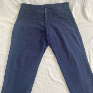 Old Navy capris pants, navy